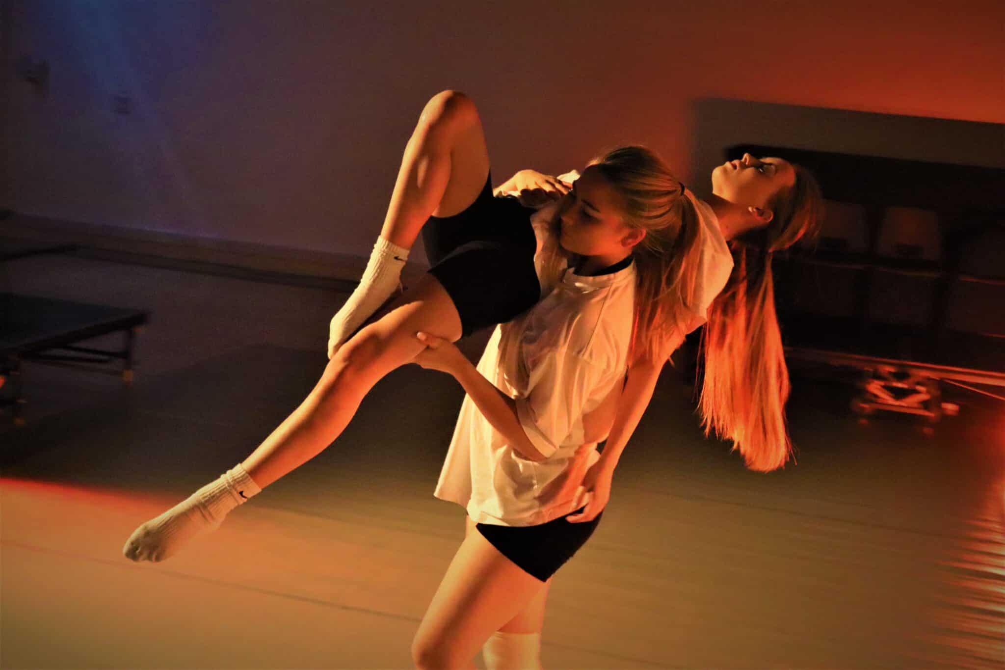 Duet lift