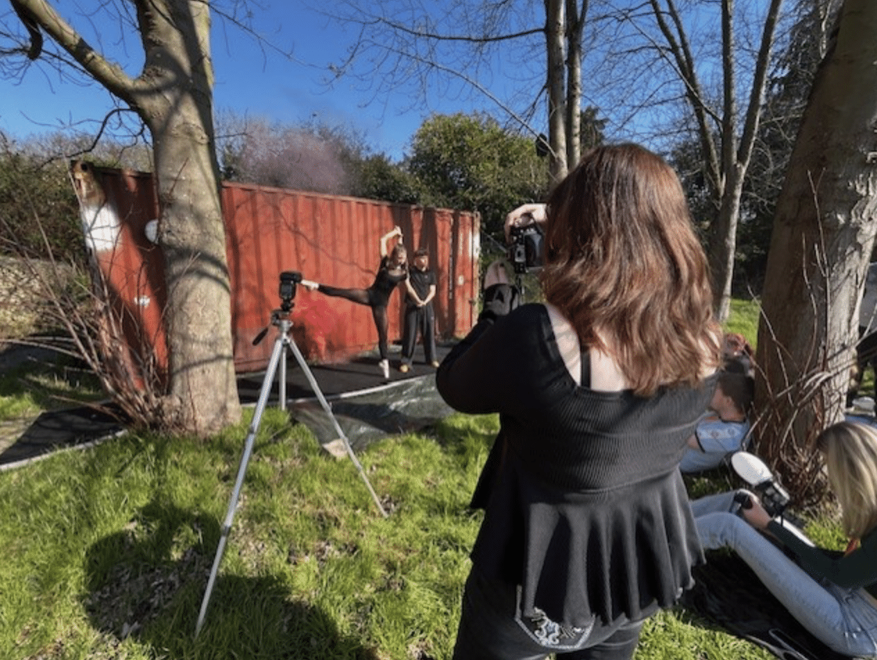 Students team up for smokin’ photo shoot