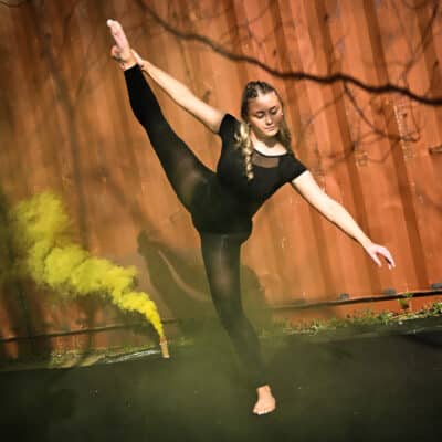 Students team up for smokin’ photo shoot